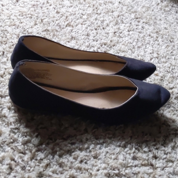 Flats - Picture 2 of 4